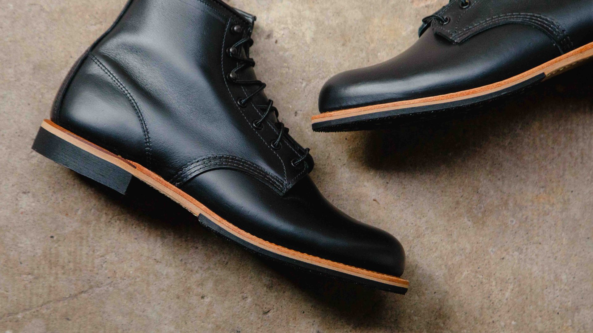 red wing black boot