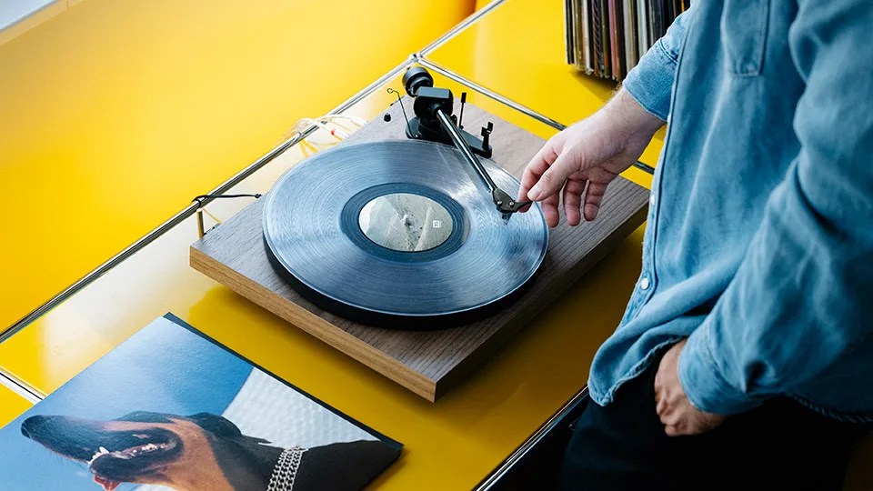 Pro-Ject Debut Evo 2 turntable