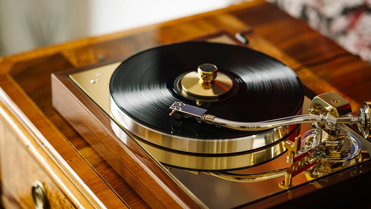 Pro-Ject Classic Reference turntable