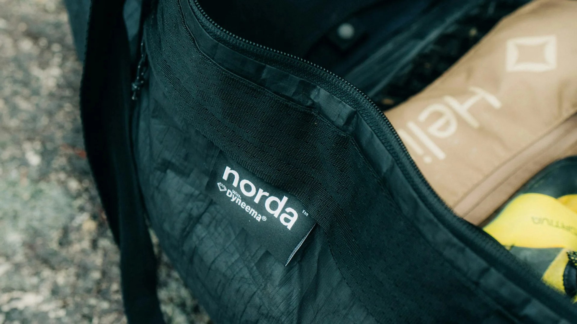 black norda bag