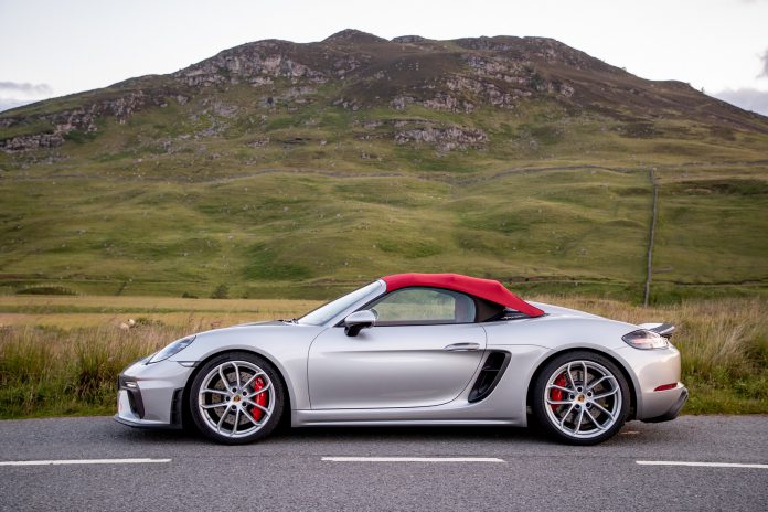 Porsche 718 Spyder Top Up