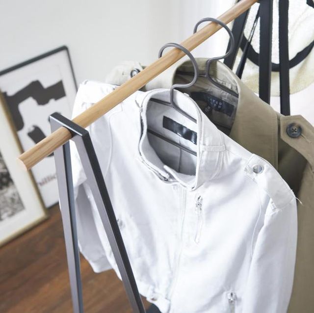 freestanding garment rack