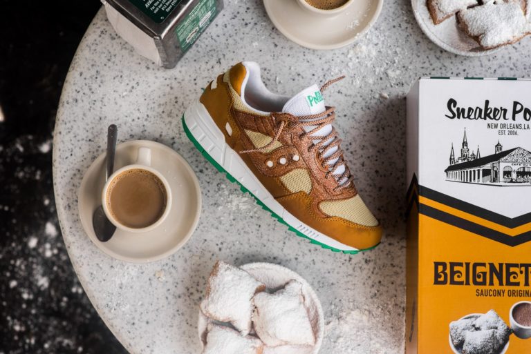 saucony shadow 5000 politics cafe du monde white